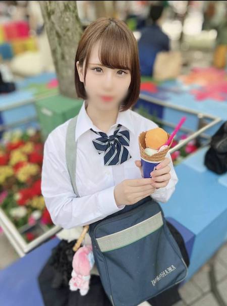 FC2-3389407 【初撮影】【リアル18歳】経験人数2人?!純真爛漫ももちゃんとイチャイチャ中出しデート♡