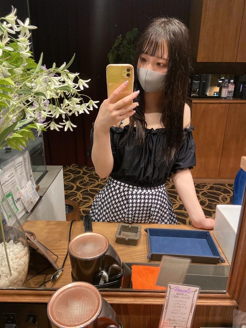 FC2-3148902 18歳みかちゃん最新作！純白ビキニで初プール！高級スイートルームを貸切り初ごっくん,大量中出しの2本番-cd2